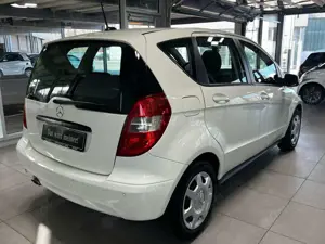 Mercedes-Benz A 160 NAVI PARKTRONIC KLIMAANLAGE+SITZHEIZUNG+++ Bild 5