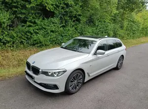 BMW 520 d Touring Sport Line,Aut.,AHK,Pano,TÜV+Service NEU