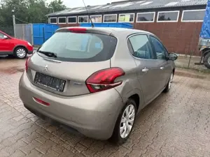 Peugeot 208 Active 123TKM 8Fach SHeft Tüv 01.2027 Bild 5