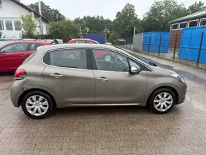 Peugeot 208 Active 123TKM 8Fach SHeft Tüv 01.2027 Bild 4