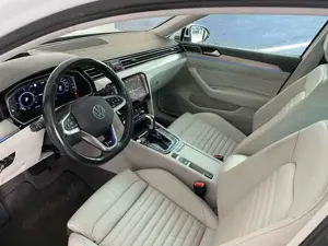 Volkswagen Passat Variant GTE 1.4 TSI DSG R-Line +PANO+NAVI Bild 4