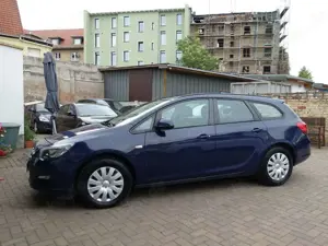 Opel Astra J 1,6 Sports Tourer, EU6, Motorenschaden ! Bild 2