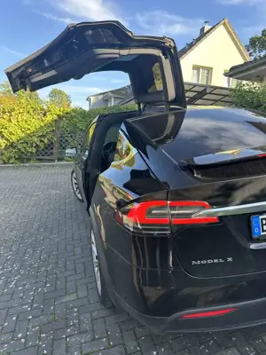 Tesla Model X 100D Allradantrieb Bild 4