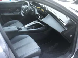 Peugeot 408 Allure Bild 3