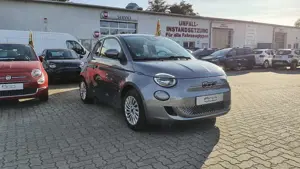 Fiat 500e 3+1 42 kWh Allwetterräder, Klima, SOH 98% Bild 2