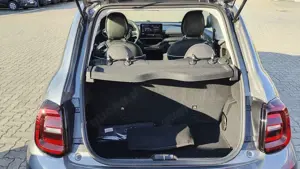 Fiat 500e 3+1 42 kWh Allwetterräder, Klima, SOH 98% Bild 5