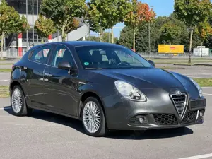 Alfa Romeo Giulietta Turismo*BI-XENON*TEMPOMAT*PDC*