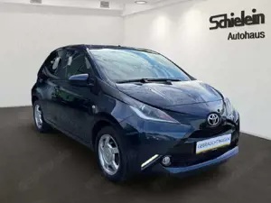 Toyota Aygo 1.0 69PS x-play touch *R-KAMERA* Bild 2