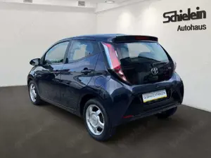 Toyota Aygo 1.0 69PS x-play touch *R-KAMERA* Bild 4