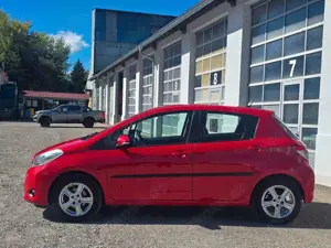 Toyota Yaris 1,0 VVT-i *KLIMA*HU 08/26 Bild 4