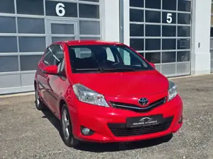 Toyota Yaris 1,0 VVT-i *KLIMA*HU 08/26 Bild 3