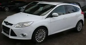 Ford Focus 1,6 Titanium 5-tür Business 1.Hd -beschädigt