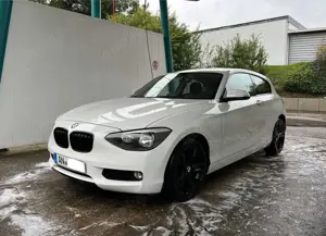 BMW 116 116 i - *Automatik*Schiebedach*