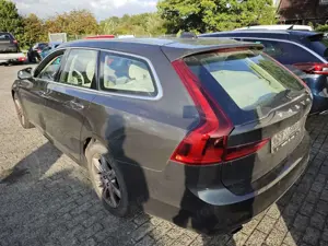 Volvo V90 Diesel D4 Geartronic Momentum MOTORSCHADEN Bild 3