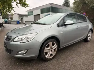 Opel Astra J Lim. 5-trg. 150 Jahre 1.4 Turbo 140 PS