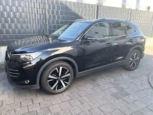 Volkswagen Tiguan Tiguan 1.5 eTSI DSG Elegance; IQ Light; Pano; AHK;