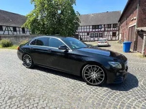 Mercedes-Benz E 350 d 9G-TRONIC AMG Line+20ZOLL+PANO+VOLL+VOLL+
