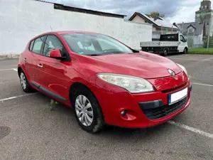 Renault Megane Authentique Klimaautomatik/6 Gang/Elektr.Fenster