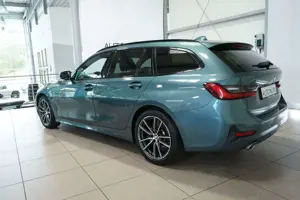 BMW 330 i Sport Line AHK+Lenkradheizung+Kamera+SHZ Bild 3