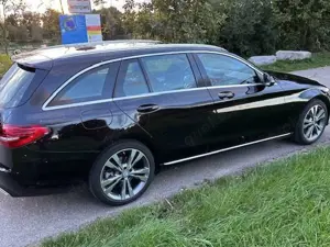 Mercedes-Benz C 300 C-Klasse T - 9G Avantgarde Burmester Panorama AHK Bild 2