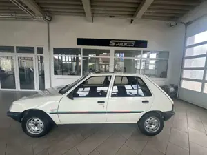 Peugeot 205 color line 1.Hand/ 62tkm