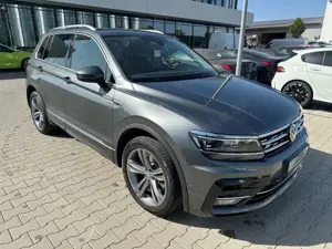 Volkswagen Tiguan TSI R-Line Highl. 4Mot. AHK Pano 19'' HeadUp