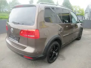 Volkswagen Touran Cross PANORAMA NAVI 7-SITZER KAMERA SHZG Bild 5