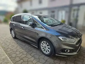 Ford S-Max Titanium