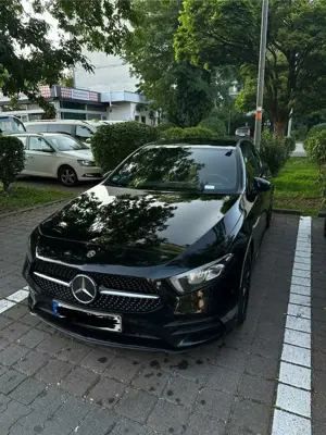 Mercedes-Benz A 180 7G-DCT AMG Line