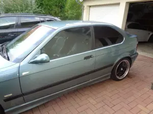 BMW 323 323i Exclusiv Edition Bild 3