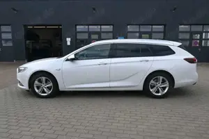 Opel Insignia B Sports Tourer Innovation 4x4 Bild 2