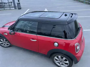 MINI Cooper S Chilli Paket, AC, 8 fach bereift, Panorama Dach. Bild 4