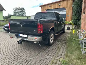 Dodge RAM 1500 SLT 4x2 Quad Cab BIG HORN EDITION Bild 4