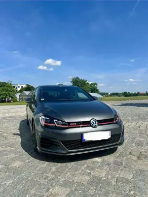 Volkswagen Golf GTI (BlueMotion Technology) DSG Performance