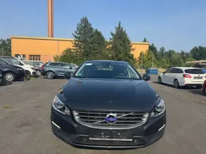 Volvo V60 Kombi AWD Navi Xenon Kamera Leder Bild 2