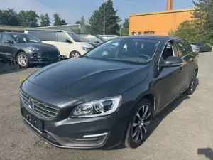 Volvo V60 Kombi AWD Navi Xenon Kamera Leder Bild 3