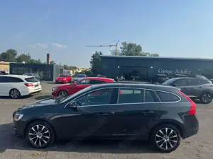 Volvo V60 Kombi AWD Navi Xenon Kamera Leder Bild 4