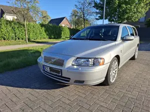 Volvo V70 V70 II D5 DPF Aut. Edition Sport mit Radio HU 850
