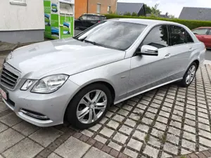 Mercedes-Benz E 220 E 220 CDI BlueEfficiency*NAVI*AHK*XENON*SPORTSITZE