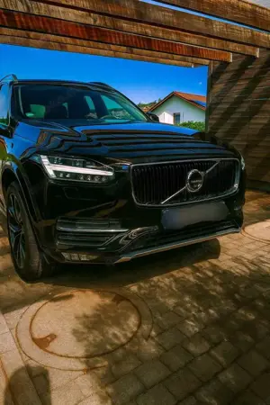 Volvo XC90 D5 AWD Geartronic Momentum