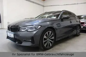 BMW 320 i Touring Sport Line*Automatik*LED*Keyless