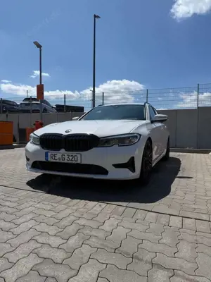BMW 320 320d Touring Aut. Bild 1