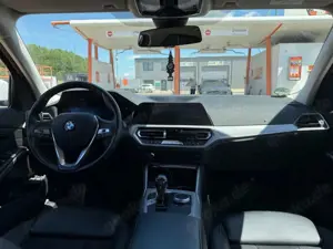 BMW 320 320d Touring Aut. Bild 3