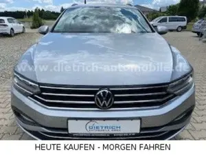 Volkswagen Passat Variant 1,5 TSi Business DSG AHK PDC SHZ ACC Bild 2
