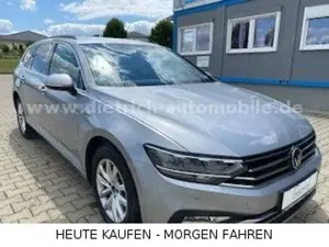 Volkswagen Passat Variant 1,5 TSi Business DSG AHK PDC SHZ ACC Bild 3