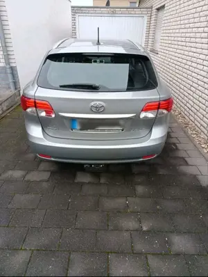 Toyota Avensis Life Bild 2