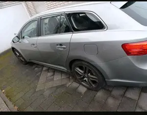 Toyota Avensis Life Bild 3
