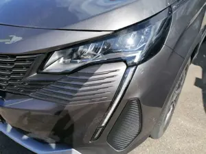 Peugeot 3008 1.2 136 e-DSC6 Allure Pack Navi PDC LED Bild 3