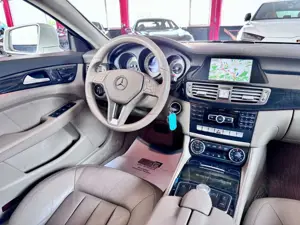 Mercedes-Benz CLS 350 4Matic Glasdach ILS Airmatic AHK 19" Bild 3
