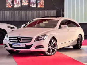 Mercedes-Benz CLS 350 4Matic Glasdach ILS Airmatic AHK 19"